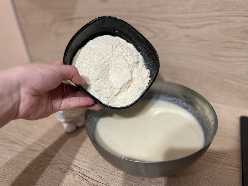 Простой пирог из манки и кефира. Шаг 2